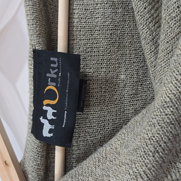 Urku - sustainable alpaca and sheep-wool fiber Reversable sweater - Aprx LG - Picture 2 of 6